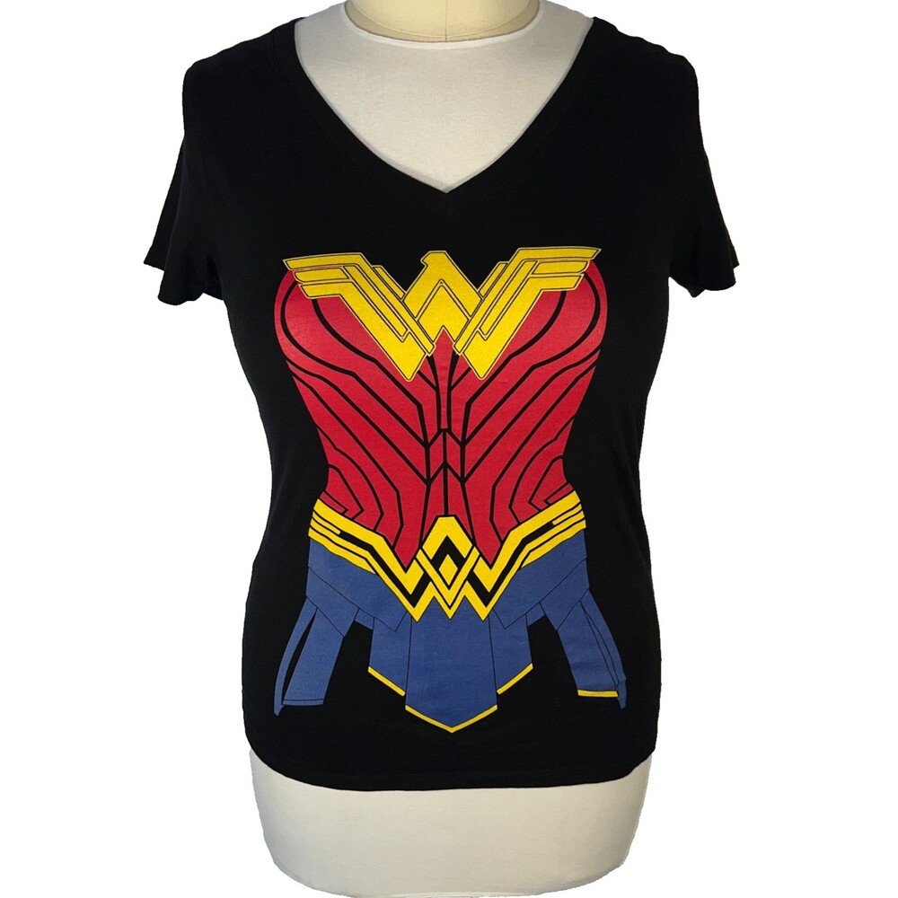 Wonder Woman - Tee Shirt Women's XL Short Sleeve V-Neck Graphic Transfer